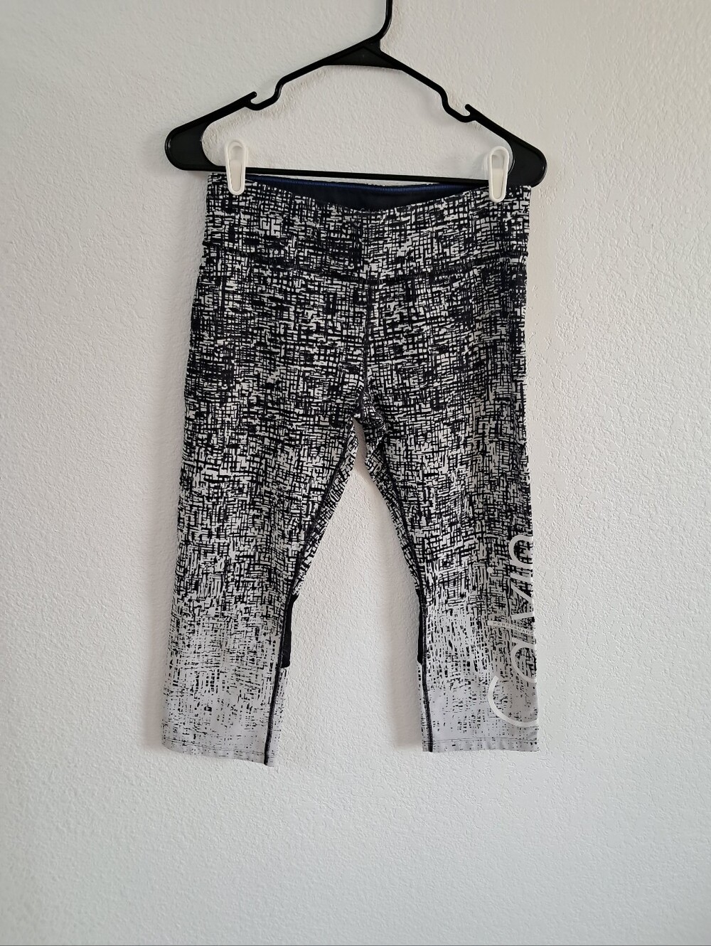 Calvin Klein Performance Capri Leggings Black White Geometric Activewear Gym